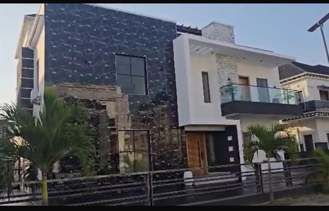 5 BEDROOM FULLY DETACHED DUPLEX WITH SWIMMING POOL AND CINEMA ETC