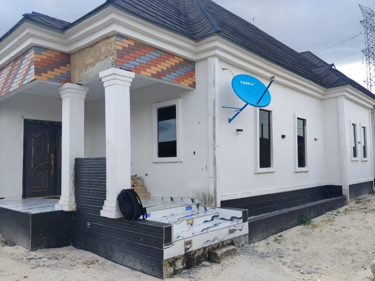 FOR SALE AT UGBOMRO WARRI UVWIE AXIS DELTA STATE 