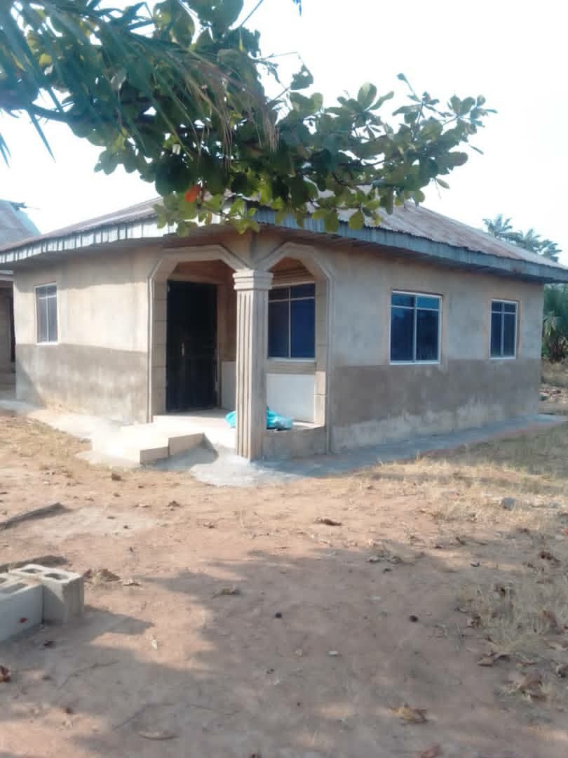Two bedroom flatFor sale at oke iya, ijoka on full plot of land 