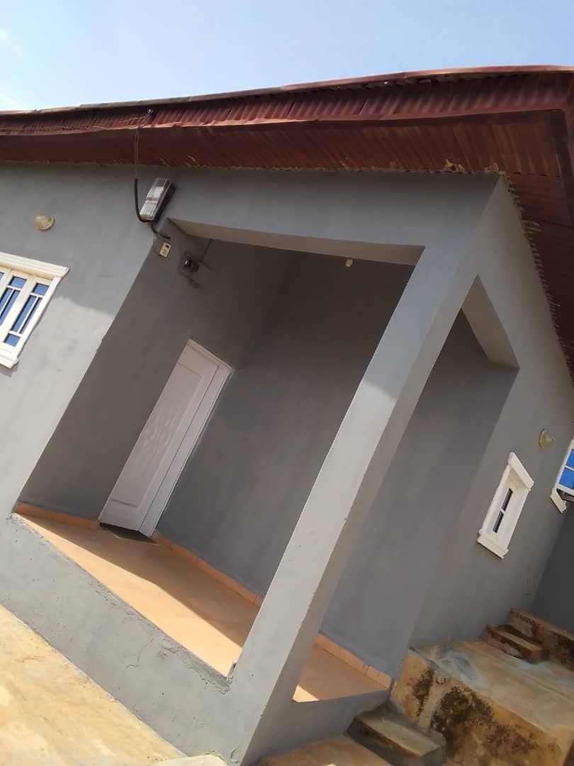 Newly built room and parlour self contain
